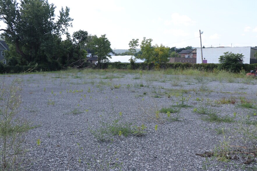 More Photos Of 200-208 E Florence Ave, Syracuse Auto Repair For Sale