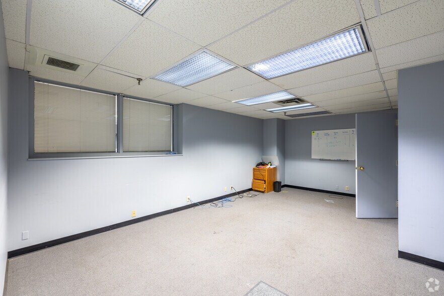 More Photos Of 1270 KY-192, London Refrigeration Cold Storage For Sale