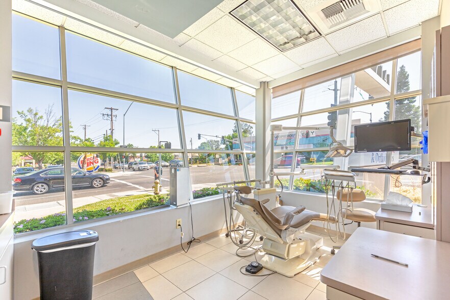 More Photos Of 7141 Fair Oaks Blvd, Carmichael Medical For Sale