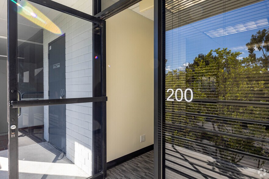 More Photos Of 30012 Ivy Glenn Dr, Laguna Niguel Office For Lease
