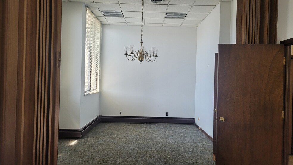 More Photos Of 1 N Robinson Ave, Pen Argyl Bank For Sale
