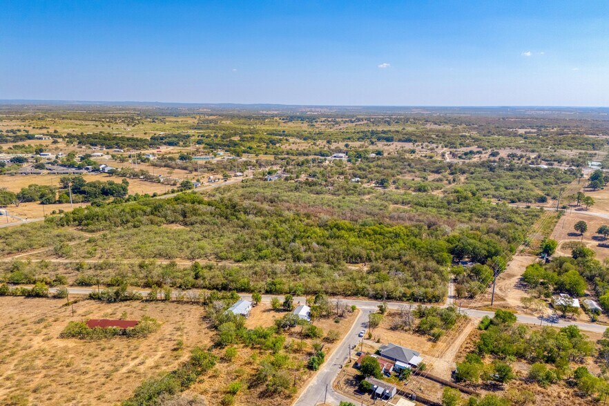 More Photos Of TBD HACKBERRY St, Luling Land For Sale