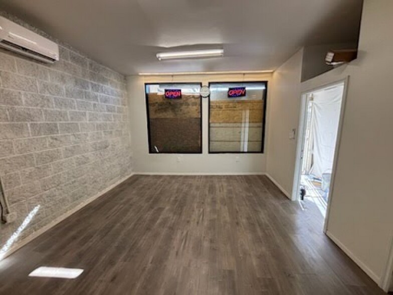 More Photos Of 13315 Victory Blvd, Van Nuys Freestanding For Lease