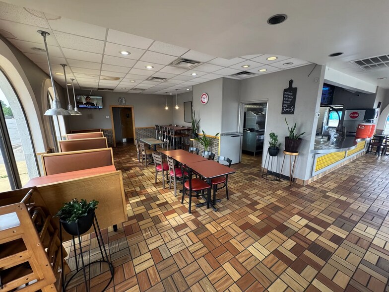 More Photos Of 5920 NW 23rd St, Oklahoma City Fast Food For Sale