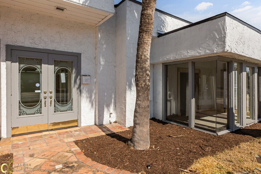 More Photos Of 389 E State Road 434, Longwood Storefront Retail Office For Lease