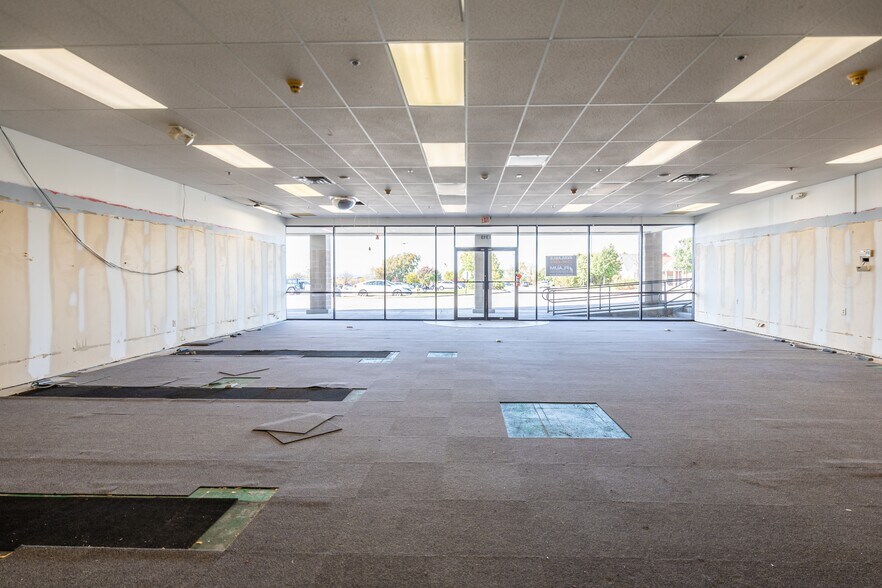 More Photos Of 4276 Lakeville Rd, Geneseo Unknown For Lease