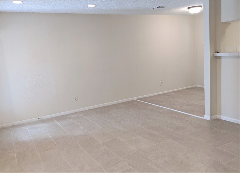 More Photos Of 704 E 22nd St, Houston Apartments For Sale