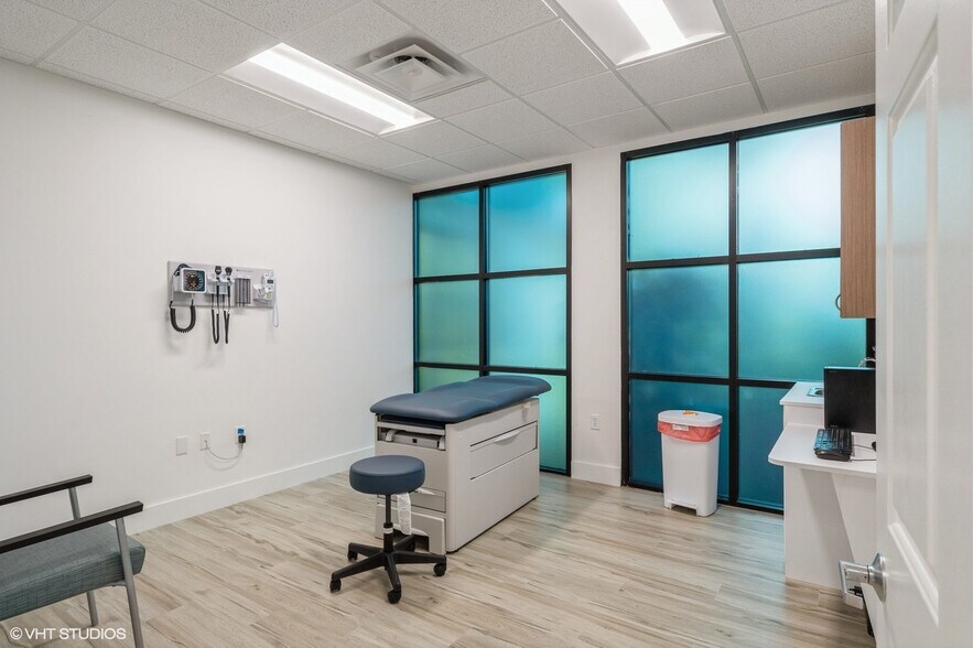 More Photos Of 3333 20th St, Vero Beach Medical For Sale