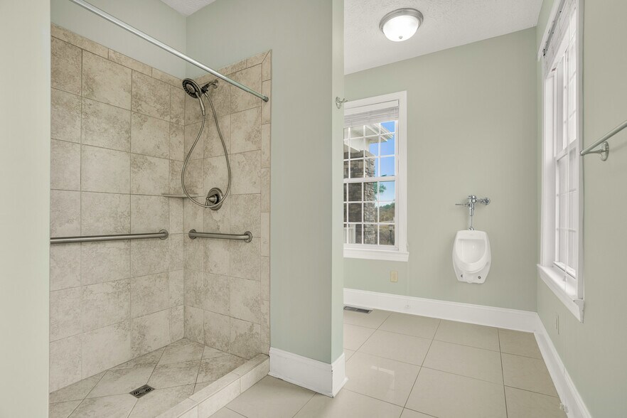 More Photos Of 6245 University Park Dr, Radford Office Residential For Sale