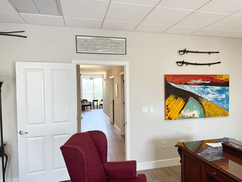 More Photos Of 3976 Destination Dr, Osprey Storefront For Sale
