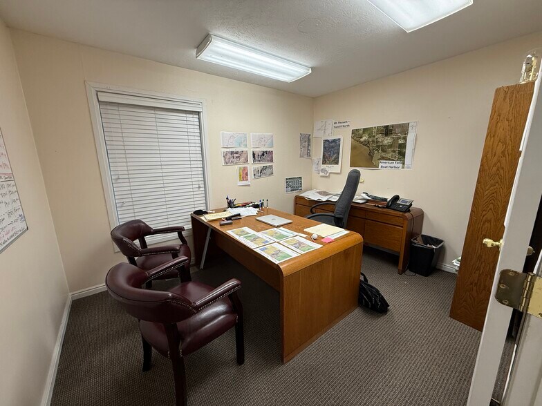 More Photos Of 560 S State, Orem Office For Sale