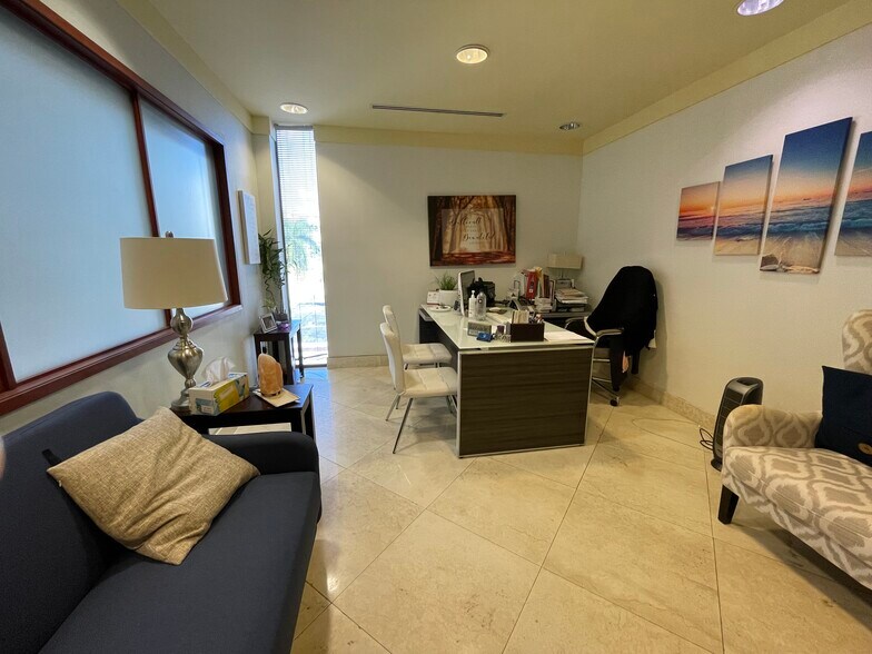 More Photos Of 2550 S Douglas Rd, Coral Gables Medical For Lease