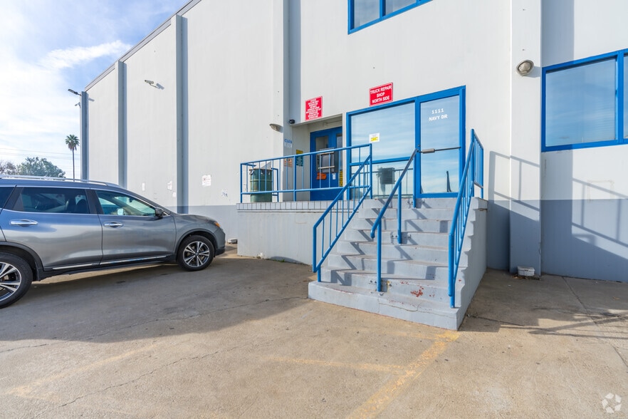 More Photos Of 1111 Navy Dr, Stockton Manufacturing For Lease