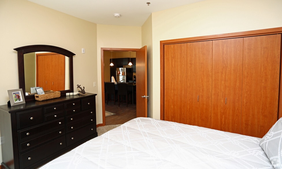 More Photos Of 401 N Washington St, Green Bay Apartments For Sale