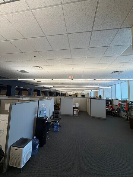 More Photos Of 75 Hawk Rd, Warminster Township Manufacturing For Lease