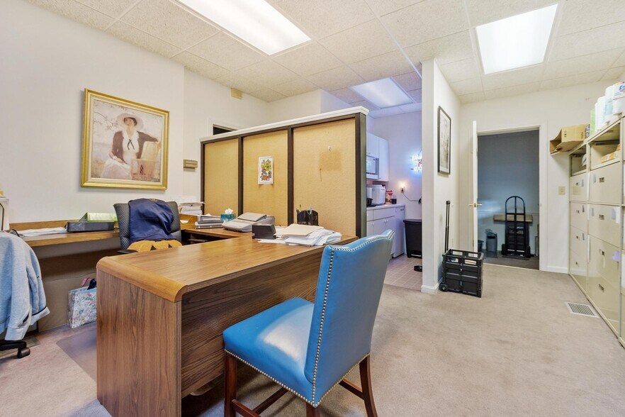 More Photos Of 77 Merriam Ave, Leominster Office For Sale