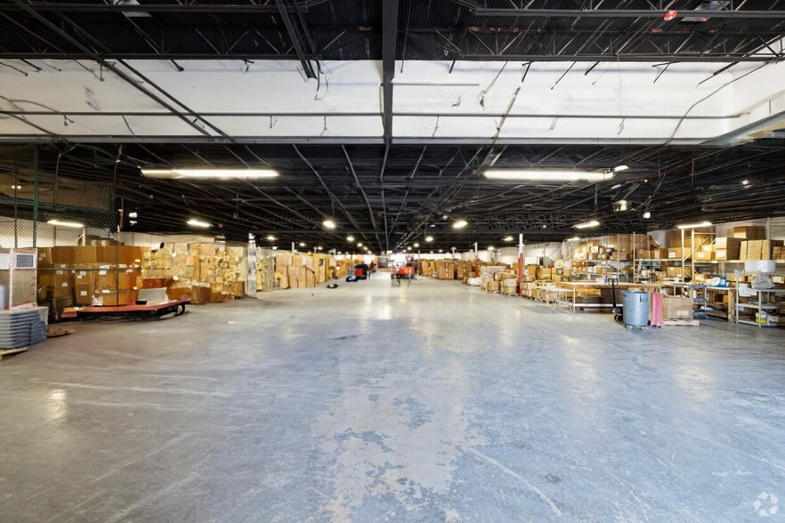 More Photos Of 2320 NW 147th St, Opa-locka Warehouse For Lease