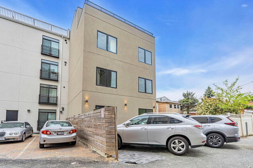 More Photos Of 1103 Fern St NW, Washington Apartments For Sale