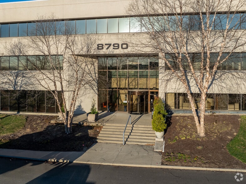 More Photos Of 8790 Governors Hill Dr, Cincinnati Office For Sale