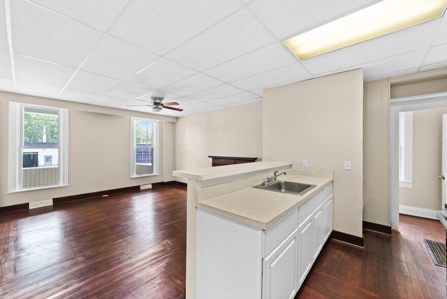 More Photos Of 579 Broadway Ave, Bedford Apartments For Sale