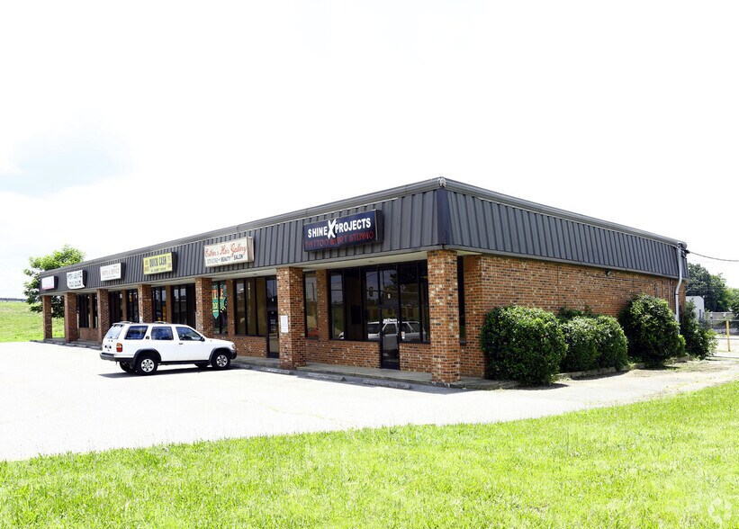 Primary Photo Of 3865-3877 Winchester Rd, Memphis Storefront For Lease
