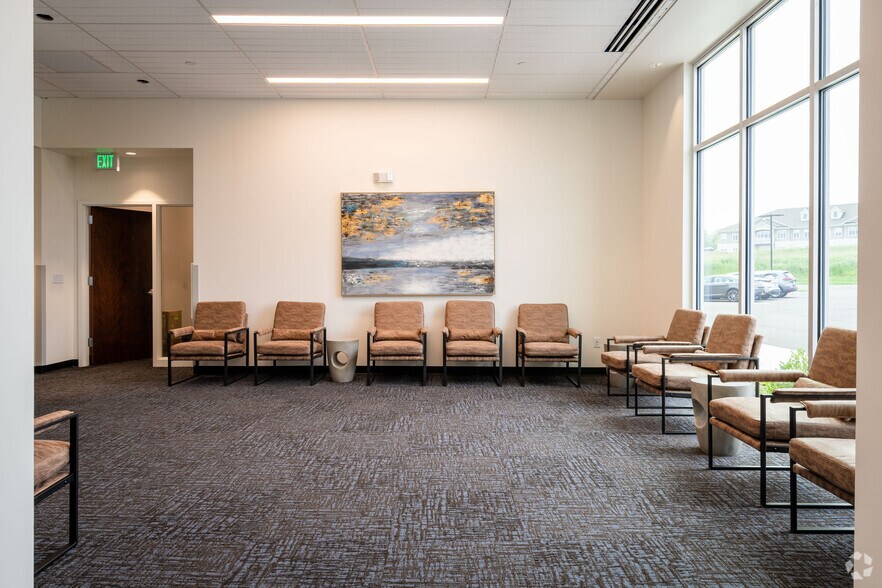More Photos Of 183 Parrish St, Canandaigua Medical For Lease