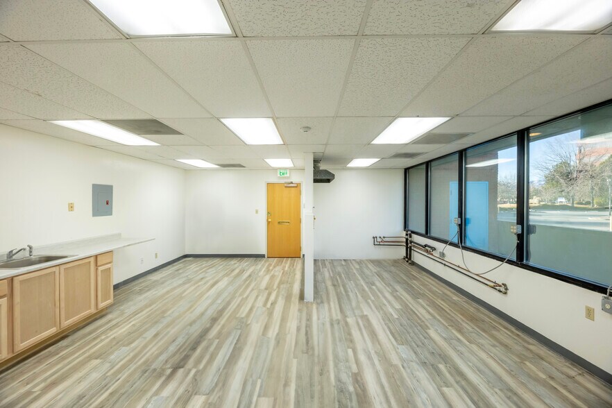 More Photos Of 5220 Neil Rd, Reno Medical For Lease