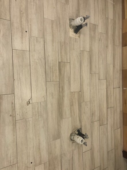 More Photos Of 2280 E 14 Mile Rd, Warren Storefront For Sale