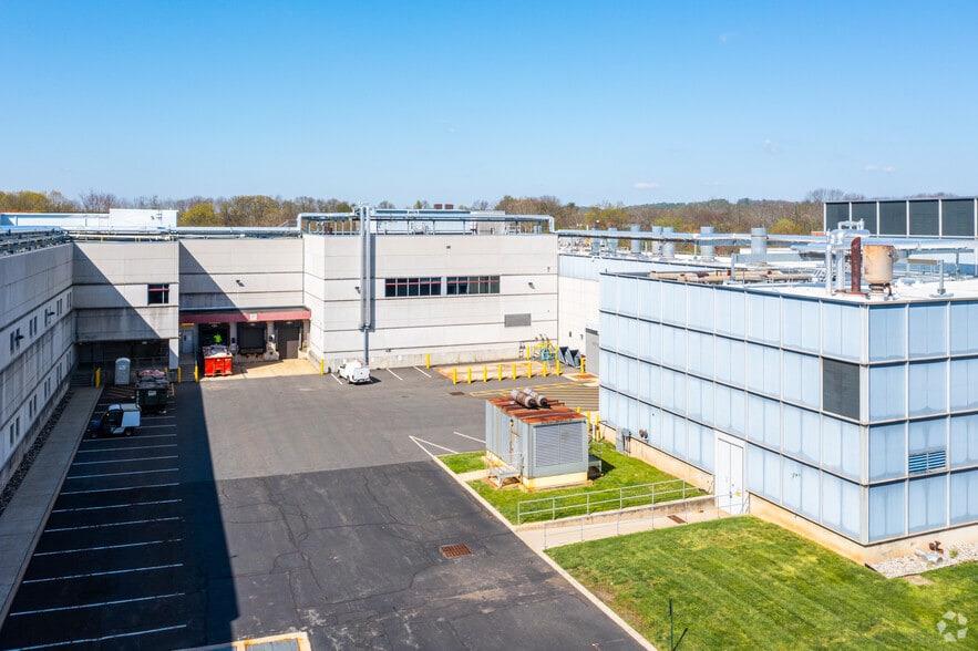 More Photos Of 311 Pennington Rocky Hill Rd, Pennington Research And Development For Lease