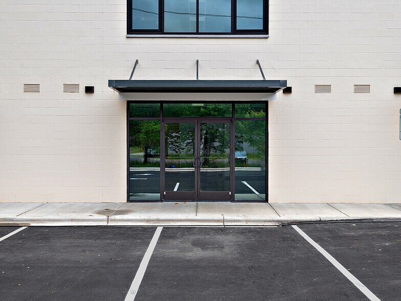 More Photos Of 76 Glendale Ave, Asheville Office Residential For Lease