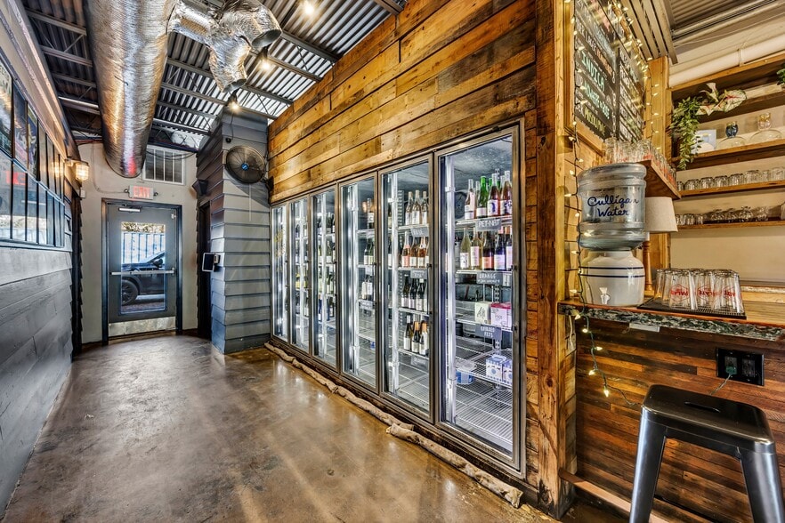 More Photos Of 1007 N 4th St, Wilmington Storefront For Lease
