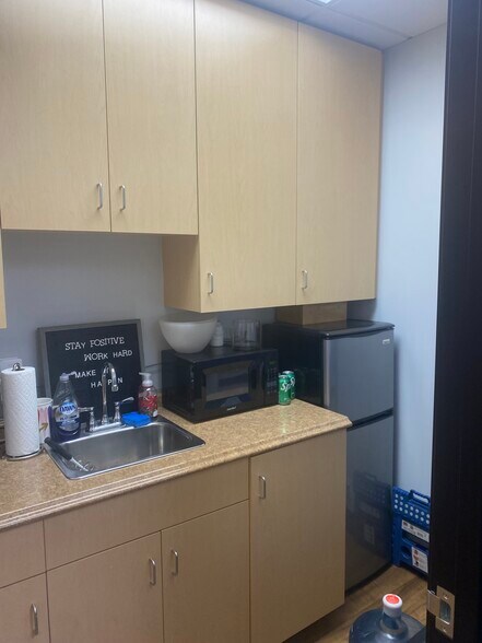 More Photos Of 1101 Dove St, Newport Beach Office For Lease