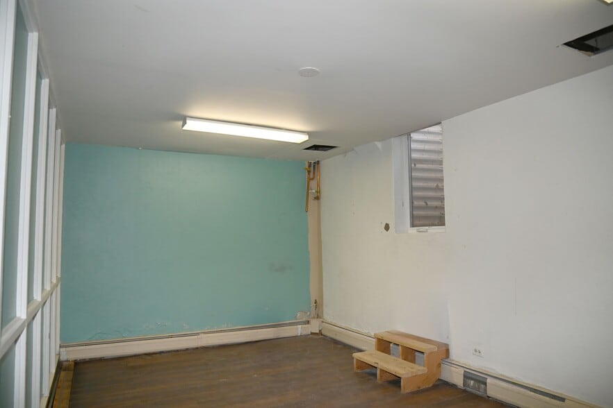 More Photos Of 7375 Samuel Dr, Denver Specialty For Sale