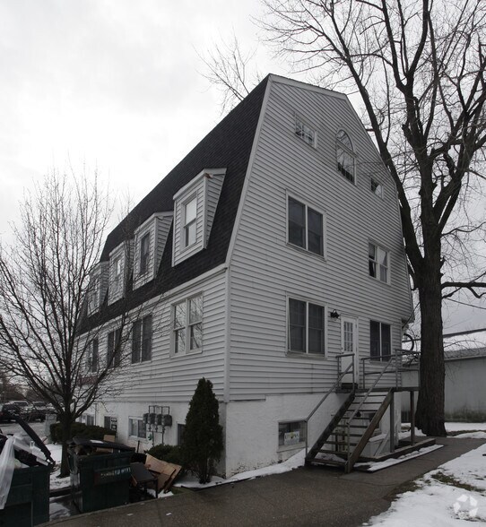 More Photos Of 1 Village Plz, Kings Park Office For Lease