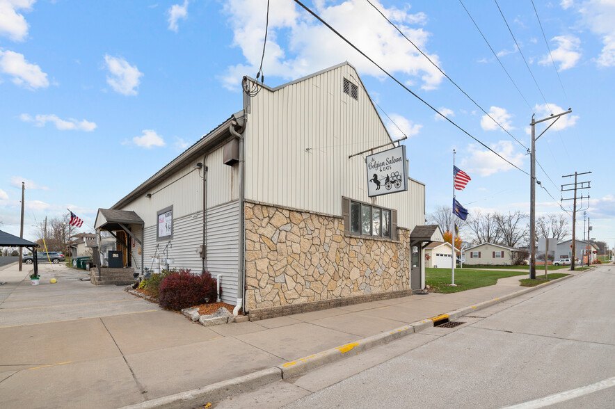 Primary Photo Of 1689 Day St, Greenleaf Restaurant For Sale