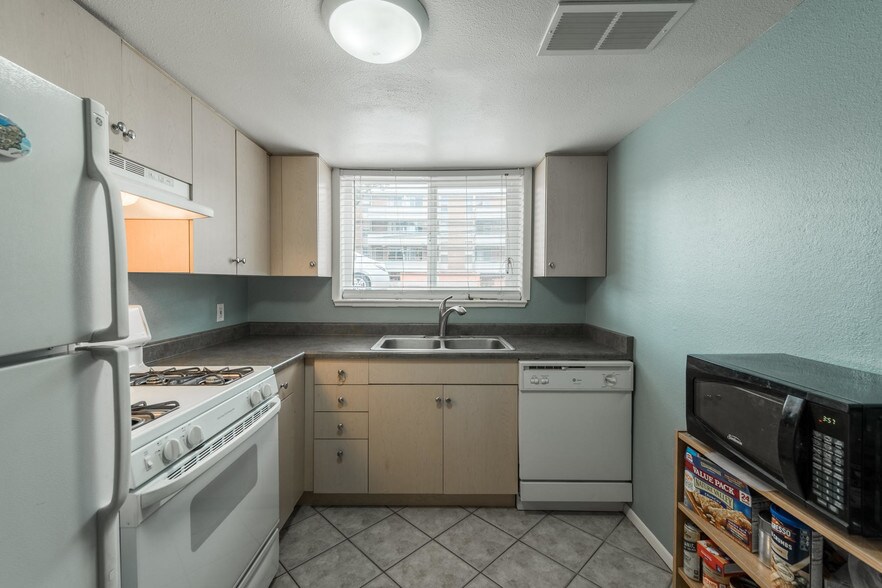 More Photos Of 2525-2527 S University Blvd, Denver Apartments For Sale