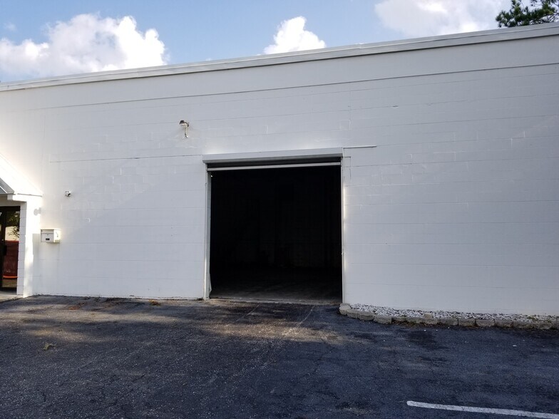 More Photos Of 3667-3691 46th Ave N, Saint Petersburg Manufacturing For Lease