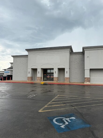 More Photos Of 11309-11613 E 31st St, Tulsa General Retail For Lease