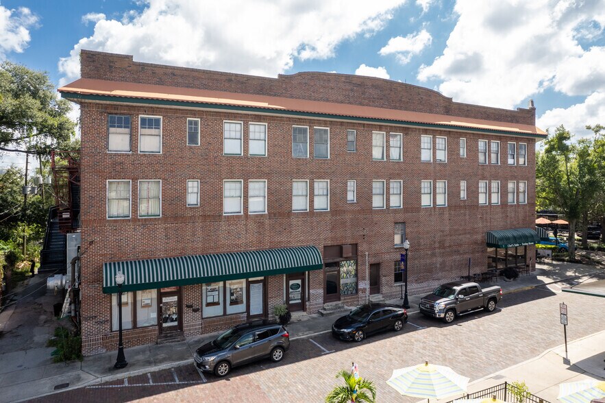 More Photos Of 99 W Plant St, Winter Garden Hotel For Sale
