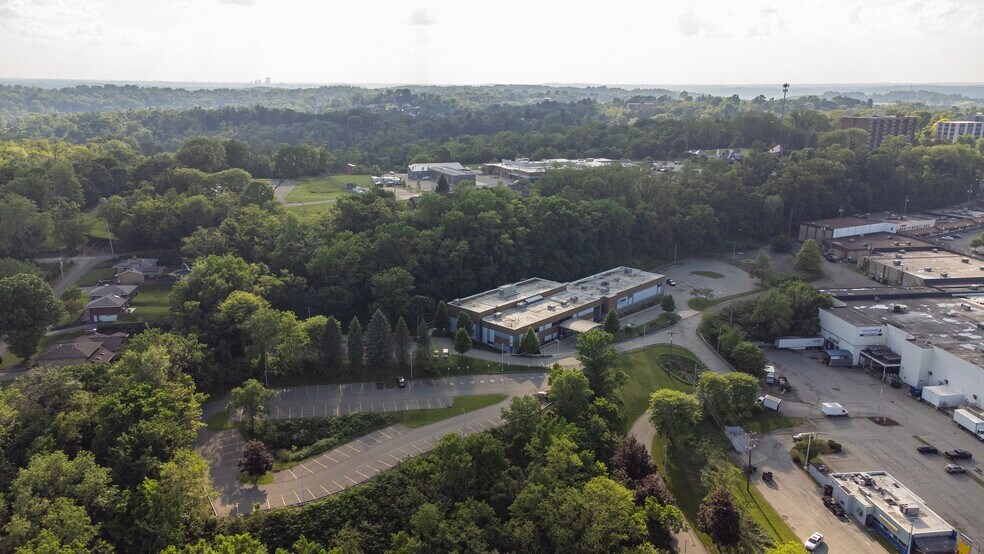 More Photos Of 310 Rodi Rd, Pittsburgh Medical For Sale
