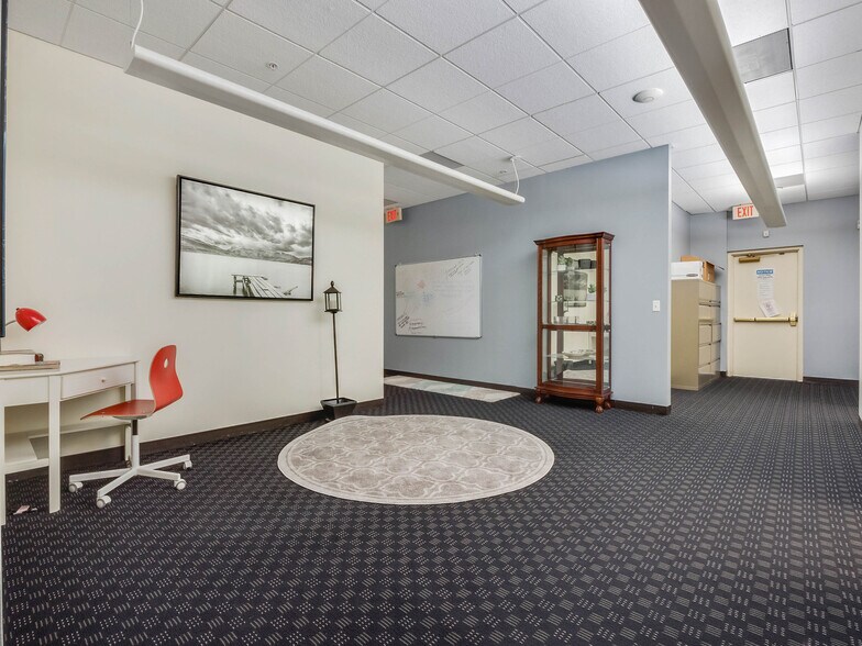 More Photos Of 1500 Park Center Dr, Orlando Office For Lease