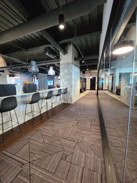 More Photos Of 750 N Commons Dr, Aurora Flex For Sale