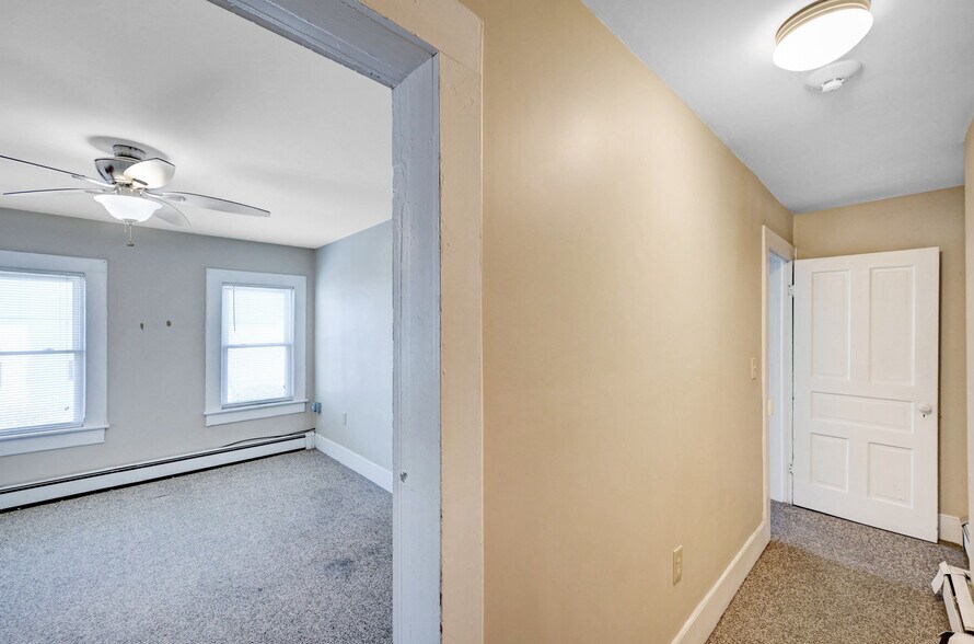 More Photos Of 291 Main St, Eynon Restaurant For Sale