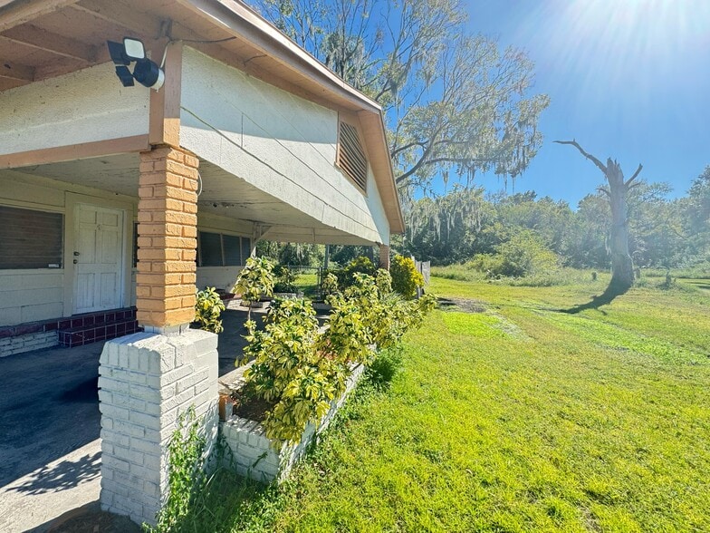More Photos Of 809 E Alsobrook St, Plant City Flex For Sale