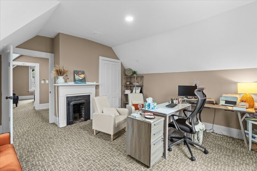 More Photos Of 306 N Thornton Ave, Dalton Office For Sale