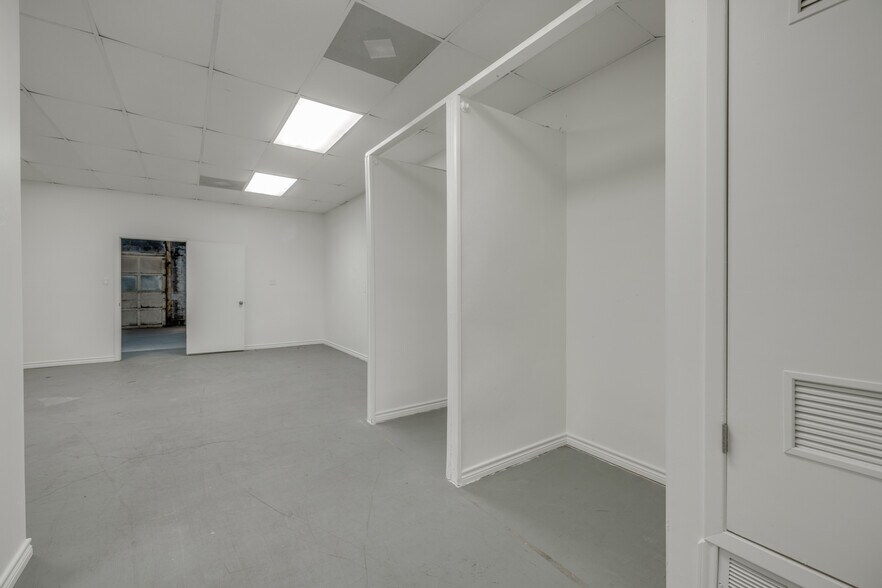 More Photos Of 623-627 Pine St, Abilene Storefront For Sale