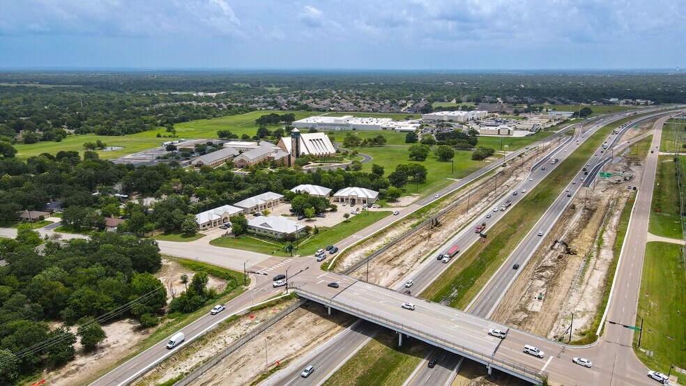 More Photos Of 2429 Earl Rudder Fwy, College Station Office For Lease