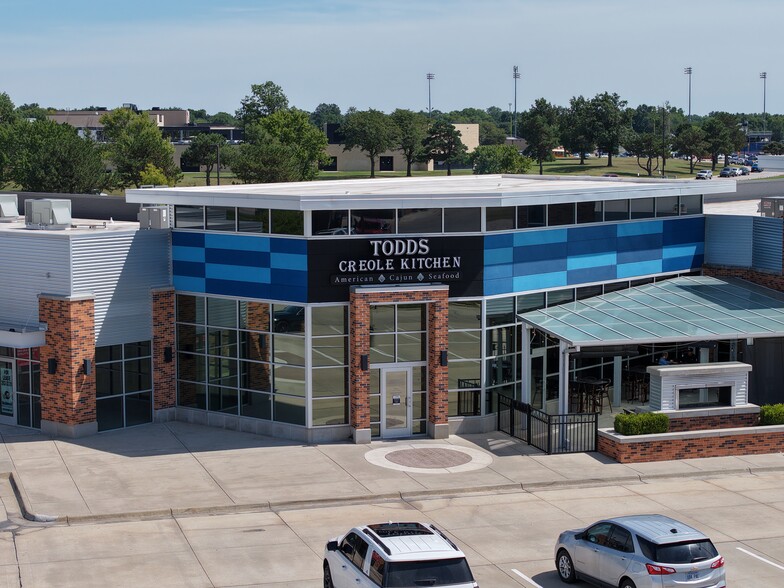 More Photos Of 8641 W 13th St N, Wichita General Retail For Lease
