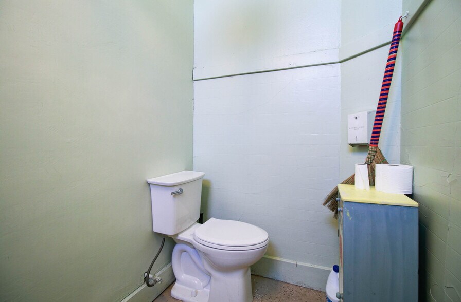 More Photos Of 155 S Miami Ave, Miami Storefront Retail Residential For Sale