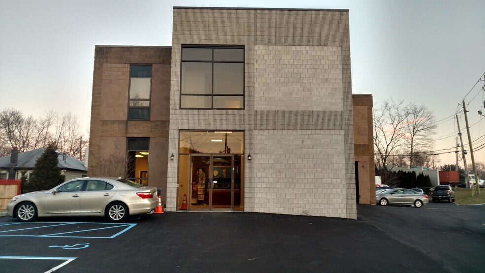 Primary Photo Of 185 State Route 17, Mahwah Office For Lease